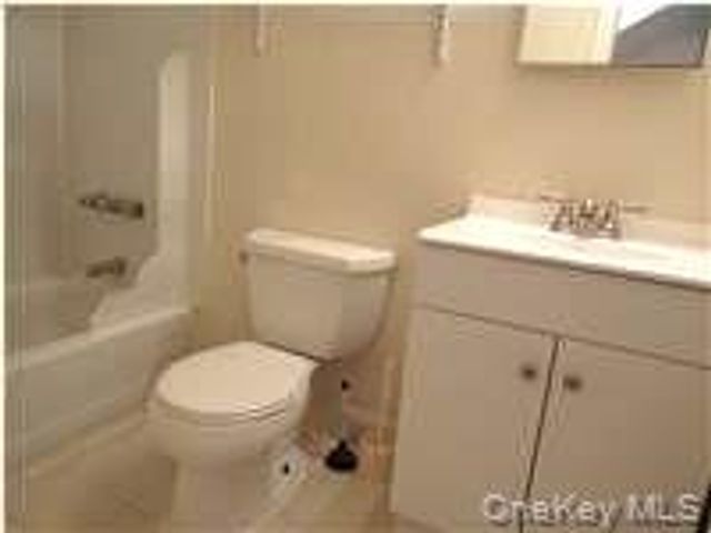 49 Congers Road 6, New City, NY 10956