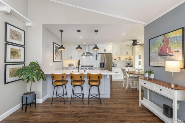 1702 Northstar Dr, Petaluma, CA 94954