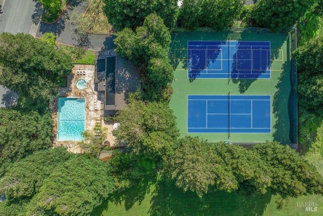 1702 Northstar Dr, Petaluma, CA 94954