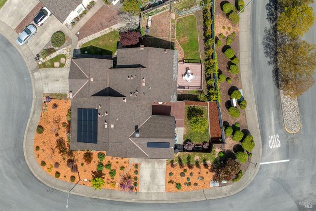 1702 Northstar Dr, Petaluma, CA 94954