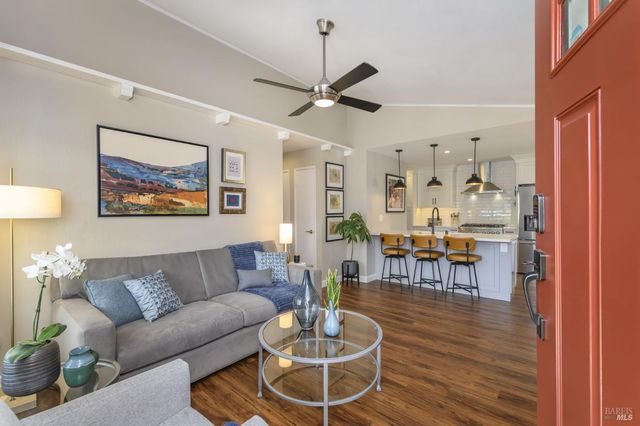 1702 Northstar Dr, Petaluma, CA 94954