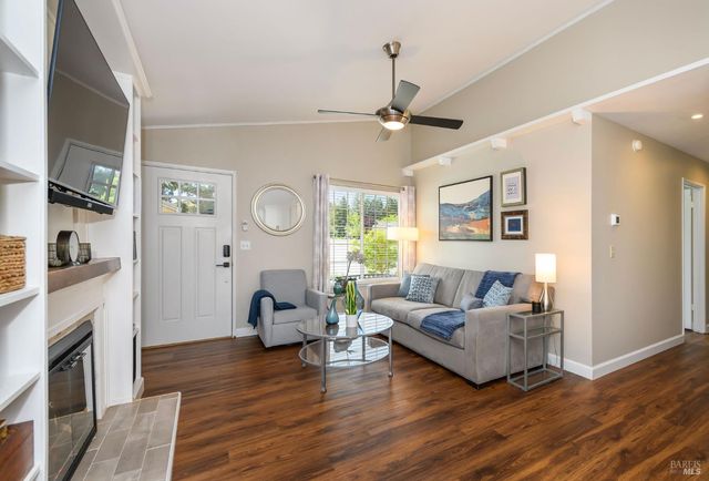 1702 Northstar Dr, Petaluma, CA 94954