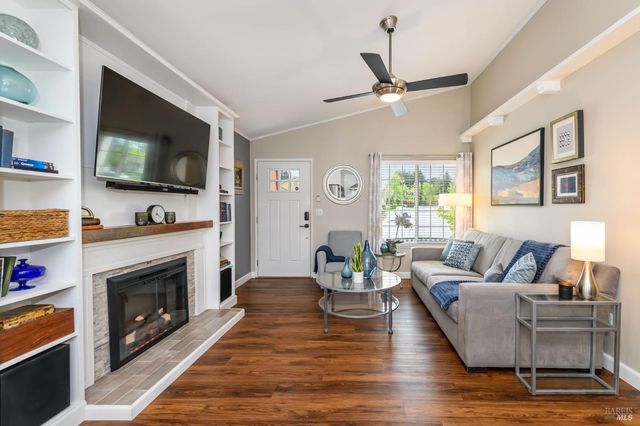 1702 Northstar Dr, Petaluma, CA 94954