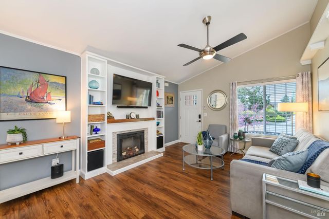 1702 Northstar Dr, Petaluma, CA 94954