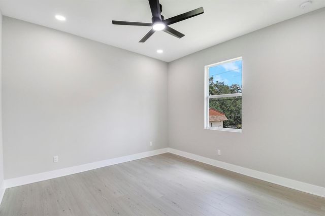 1023 NE Orange Avenue, Jensen Beach, FL 34957