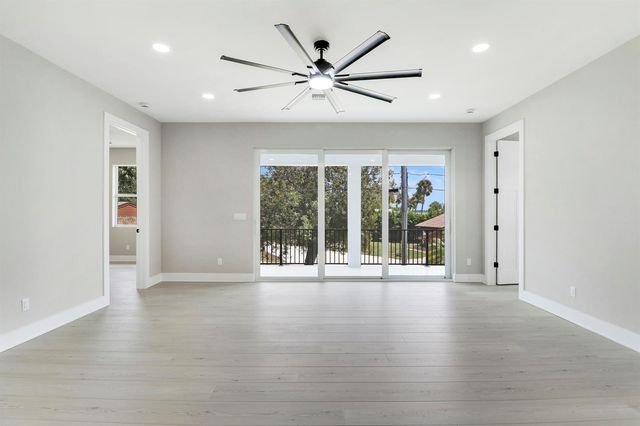 1023 NE Orange Avenue, Jensen Beach, FL 34957