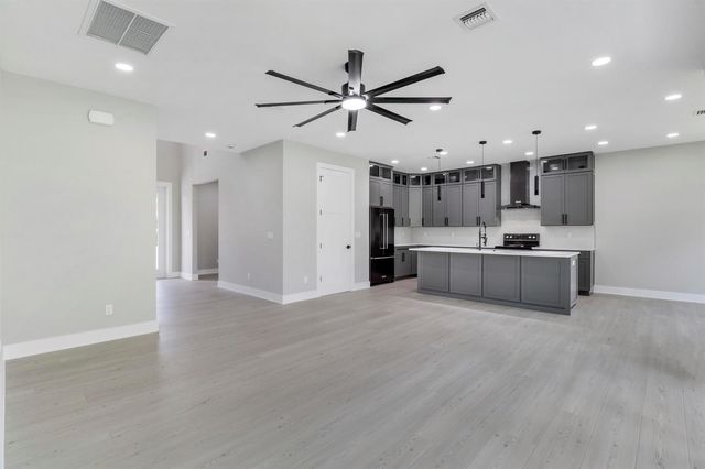 1023 NE Orange Avenue, Jensen Beach, FL 34957