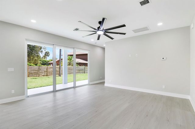 1023 NE Orange Avenue, Jensen Beach, FL 34957