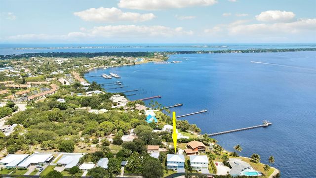 1023 NE Orange Avenue, Jensen Beach, FL 34957
