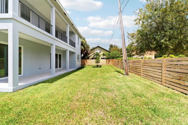1023 NE Orange Avenue, Jensen Beach, FL 34957