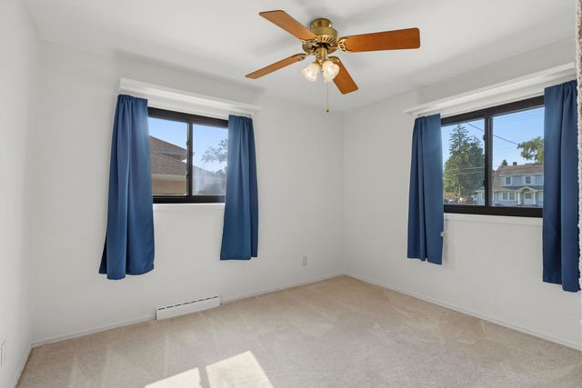 3224 W Locust Street, Davenport, IA 52804