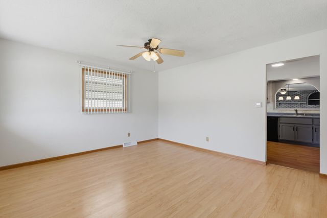 3224 W Locust Street, Davenport, IA 52804