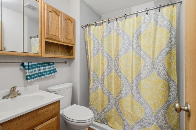 3224 W Locust Street, Davenport, IA 52804