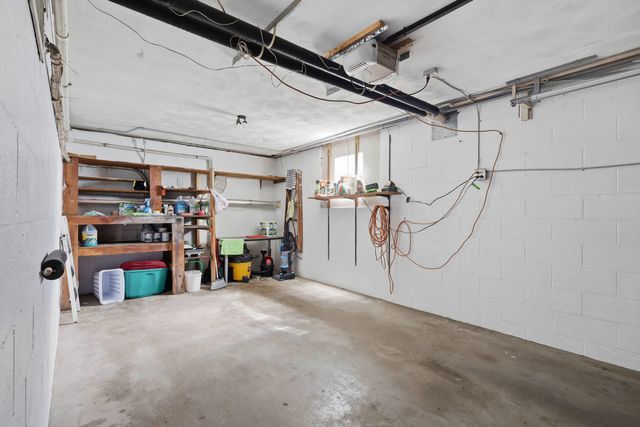 3224 W Locust Street, Davenport, IA 52804