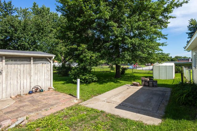3224 W Locust Street, Davenport, IA 52804
