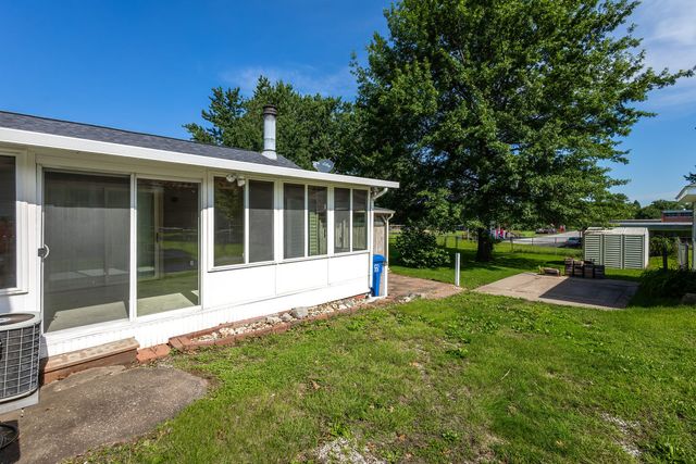 3224 W Locust Street, Davenport, IA 52804