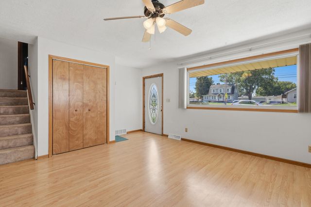 3224 W Locust Street, Davenport, IA 52804