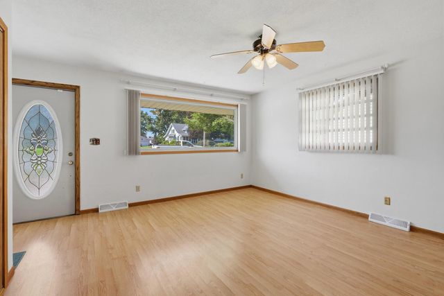3224 W Locust Street, Davenport, IA 52804
