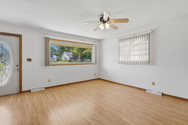 3224 W Locust Street, Davenport, IA 52804