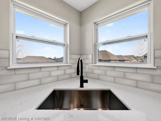 404 Rock Court, Lavaca, AR 72941