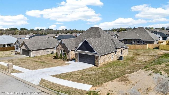 404 Rock Court, Lavaca, AR 72941