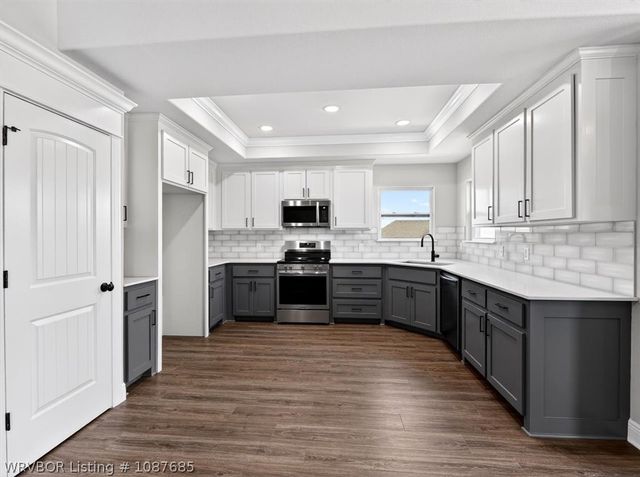 404 Rock Court, Lavaca, AR 72941