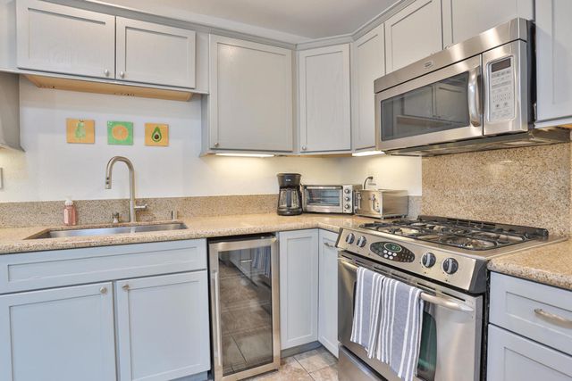 1421 Sunflower Circle N, Palm Springs, CA 92262