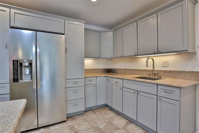 1421 Sunflower Circle N, Palm Springs, CA 92262