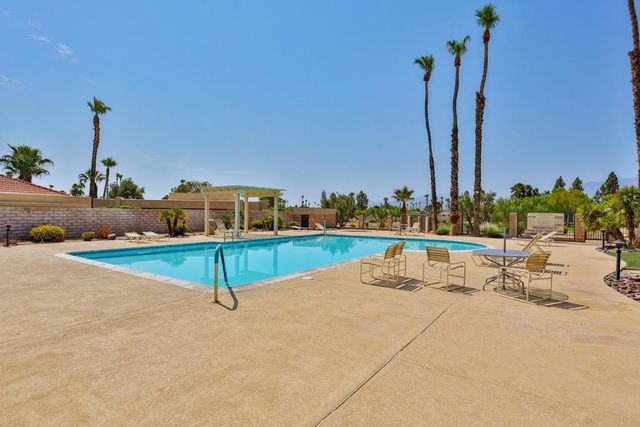 1421 Sunflower Circle N, Palm Springs, CA 92262