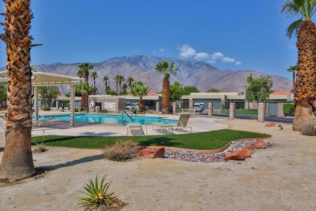 1421 Sunflower Circle N, Palm Springs, CA 92262