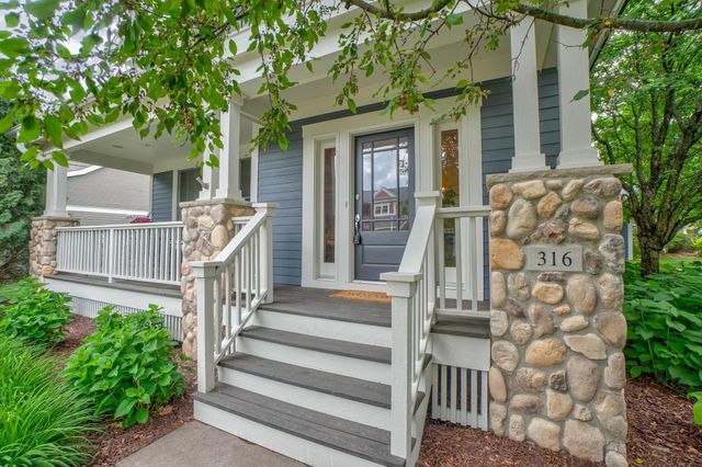 316 Country Road, Stillwater, MN 55082
