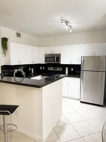 19501 E Country Club Dr 9104, Aventura, FL 33180