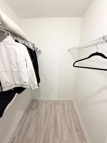 19501 E Country Club Dr 9104, Aventura, FL 33180