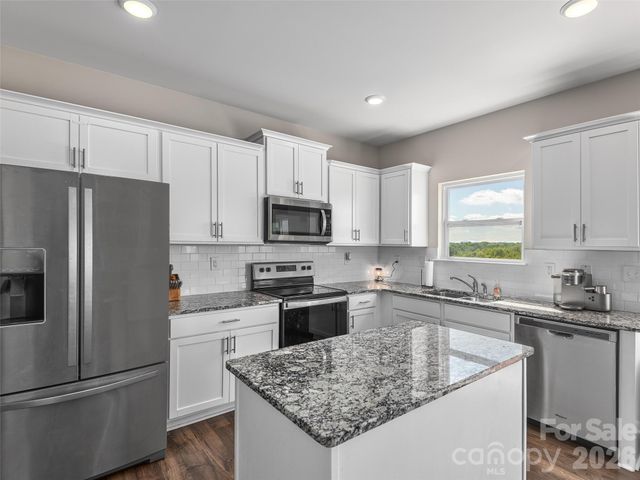 348 Tavernier Lane, Candler, NC 28715