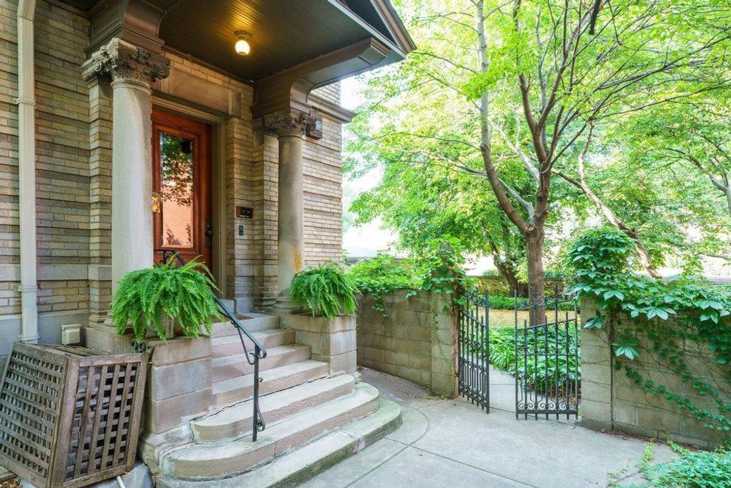 387 Portland Avenue 1B, Saint Paul, MN 55102 — exterior