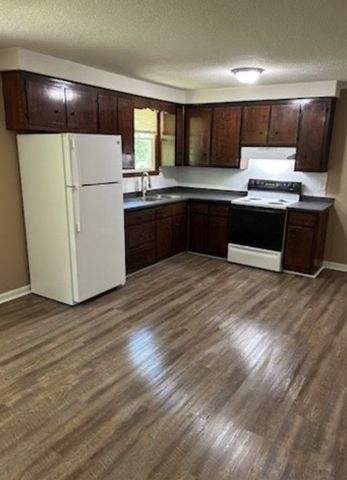 2007 Rosemary Dr, Clarksville, TN 37042