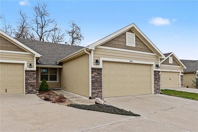 14838 Ashmont Lane, Smithville, MO 64089