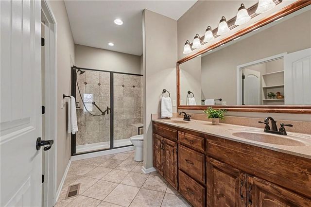 14838 Ashmont Lane, Smithville, MO 64089