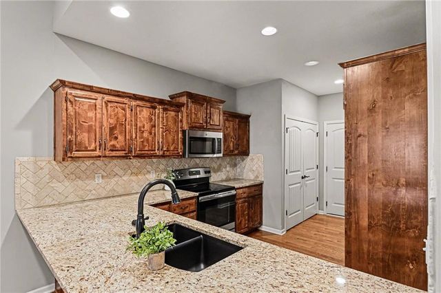 14838 Ashmont Lane, Smithville, MO 64089