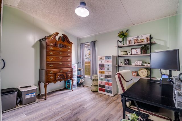 212 Farmhouse Road, Springtown, TX 76082