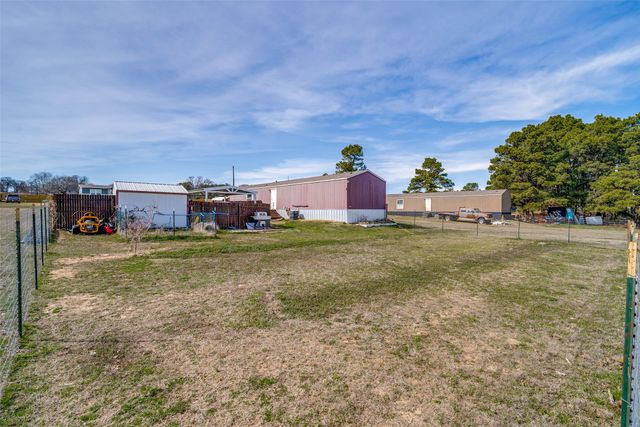 212 Farmhouse Road, Springtown, TX 76082