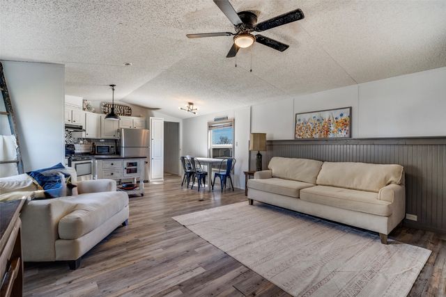 212 Farmhouse Road, Springtown, TX 76082