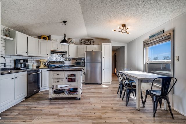 212 Farmhouse Road, Springtown, TX 76082