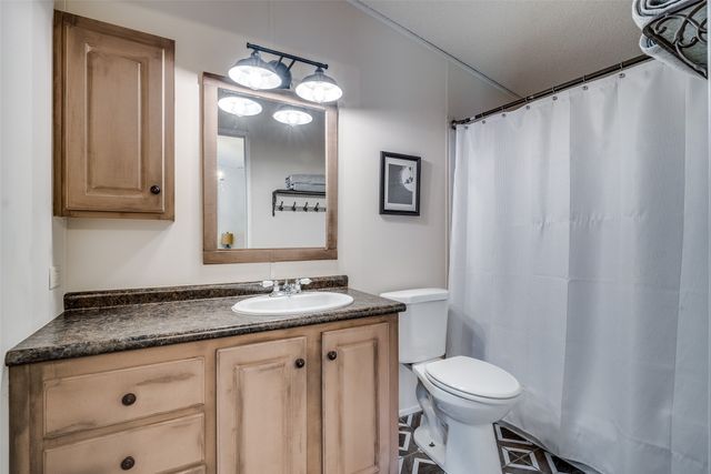 212 Farmhouse Road, Springtown, TX 76082