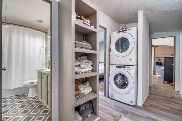 212 Farmhouse Road, Springtown, TX 76082