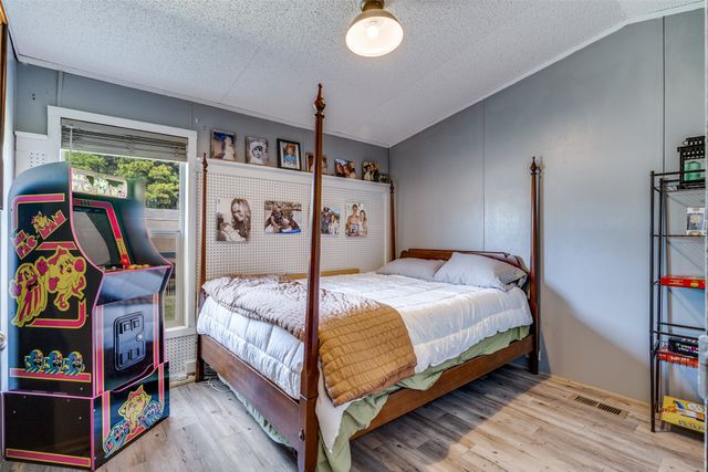 212 Farmhouse Road, Springtown, TX 76082