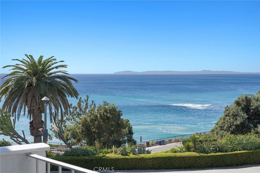 520 Cliff Drive 202, Laguna Beach, CA 92651 — photo 2