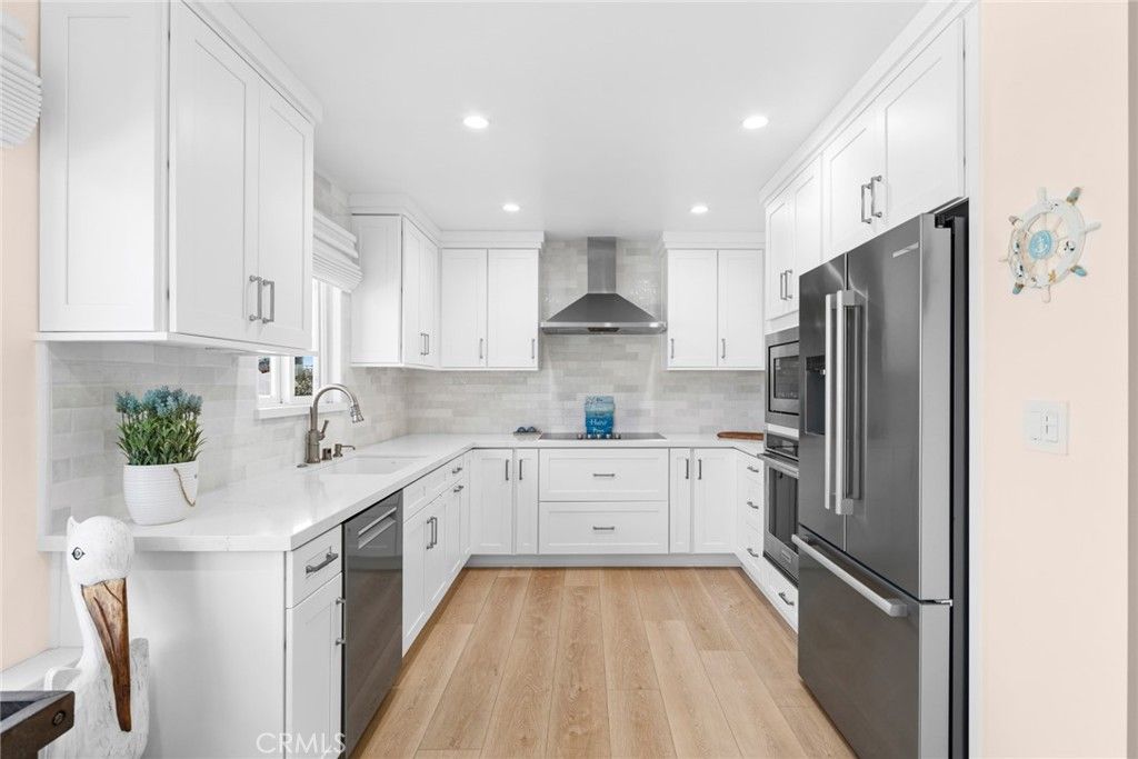 520 Cliff Drive 202, Laguna Beach, CA 92651 — photo 5