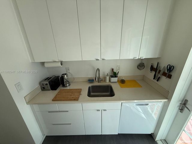 901 Meridian Ave 201, Miami Beach, FL 33139