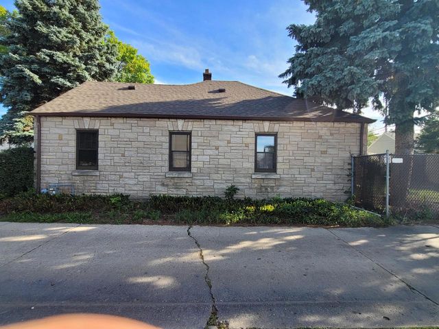4719 S 6th STREET, Milwaukee, WI 53221
